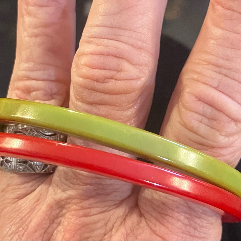 Vintage lot 2 slim bakelite bangle bracelets